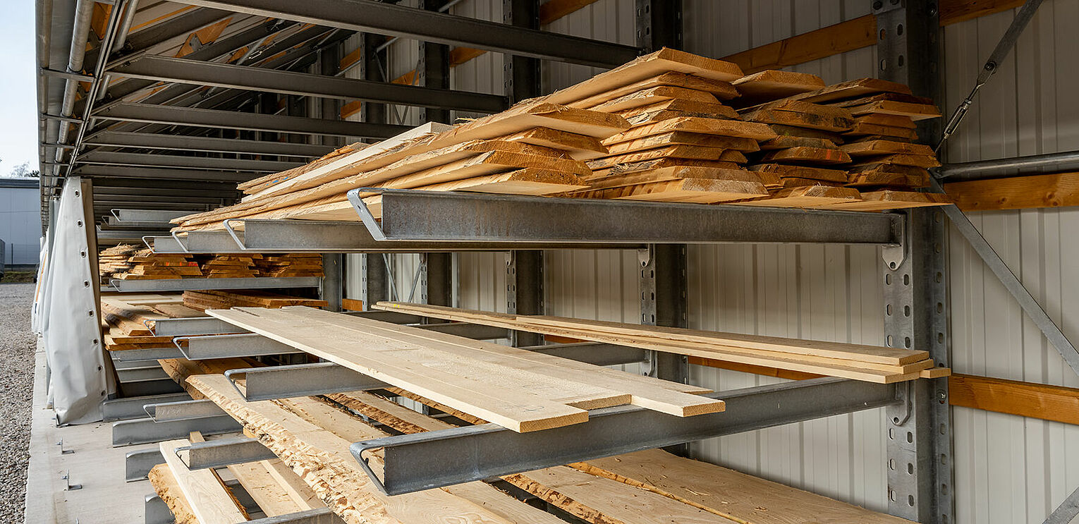 [Translate "Czech Republic"] Cantilever racking timber trade